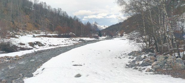 Ski de fond avec ambiance de fin de saison 