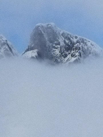 Top cr&eacute;neau, poudreuse froide dans les combes