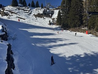 Soleil, peu de monde, skiable c&ocirc;t&eacute; Sommand, cailloux c&ocirc;t&eacute; Praz de Lys