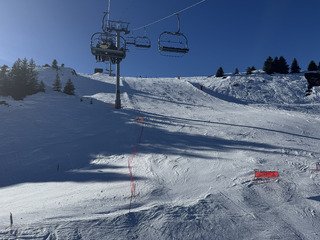 Soleil, peu de monde, skiable c&ocirc;t&eacute; Sommand, cailloux c&ocirc;t&eacute; Praz de Lys