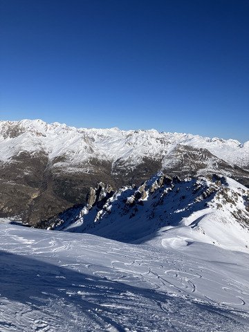 Vieille neige mais froide 