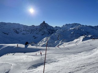 Du b&eacute;ton, quelques cailloux, et blind&eacute; de monde!