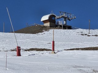 Soleil et neige froide