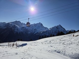 Soleil et neige froide