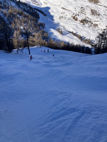 Monde, glace, cailloux : solution Montagnole