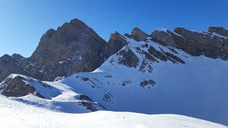 Abominable en sud, ignoble en nord