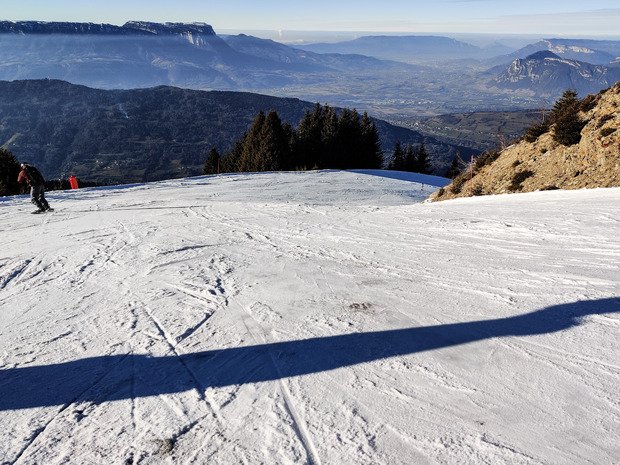 bonne neige mais attention aux caillasses en fin de journ&eacute;e 