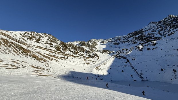 On skis sur le dur.. mais on ski !