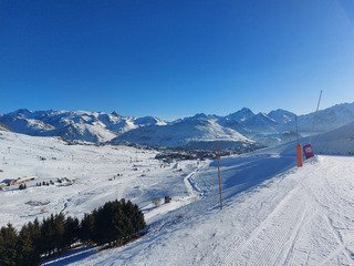 Alpe d'Huez : zen au soleil mais neige dure 