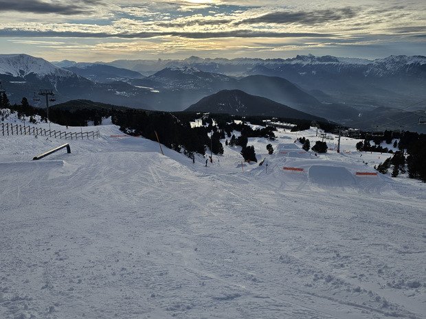 Chamrousse : perfect sunset snowpark