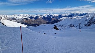 Luminosit&eacute; changeante mais bonne neige