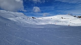 Luminosit&eacute; changeante mais bonne neige