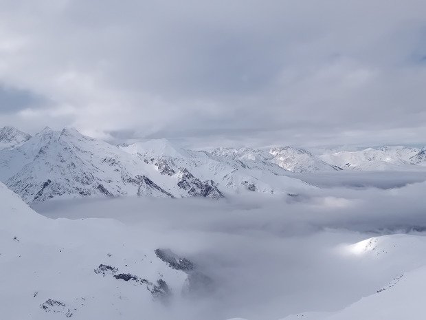 Slalom entre les nuages