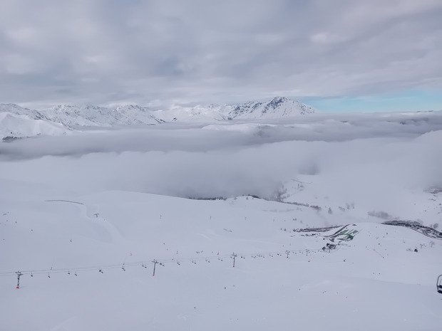 Slalom entre les nuages