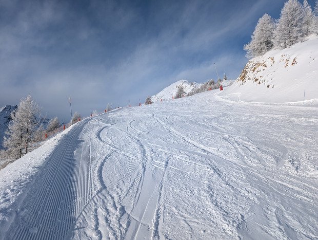 Petite poudreuse, &eacute;claircies et jour blanc