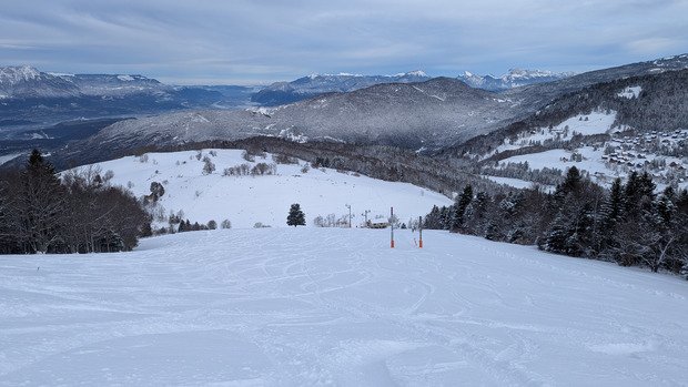 Bonne neige a l'Alpe du Grand Serre.