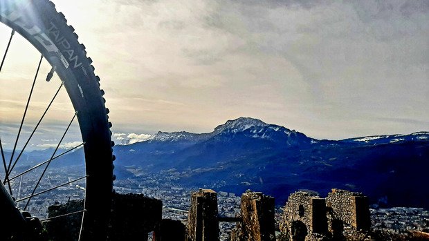 Pas le temps de monter, &ccedil;a ride en Bas...tille !