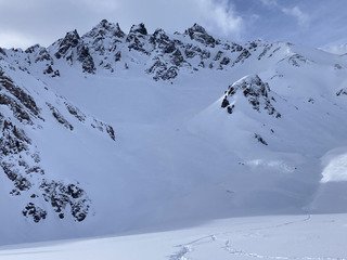 Aiguille perc&eacute;e 