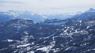 T-shirt et cr&egrave;me solaire 