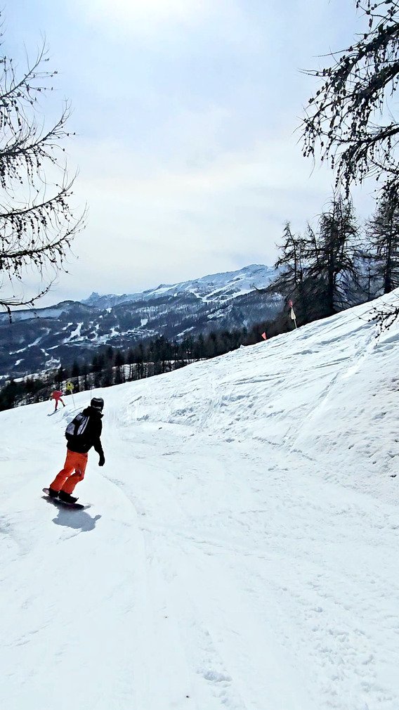 T-shirt et cr&egrave;me solaire 