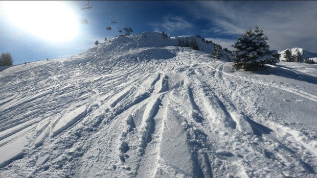 Tracer au soleil malgr&eacute; une neige tr&egrave;s variable