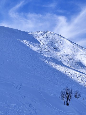 Dur en bas, poudreux en haut, croute au millieu. ❄️🌞