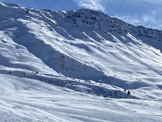 Profiter du soleil sur l'un des rares domaines skiables de Maurienne expos&eacute;s plein sud !