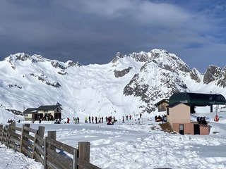 Profiter du soleil sur l'un des rares domaines skiables de Maurienne expos&eacute;s plein sud !