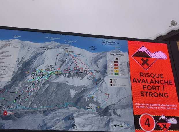 Tombe la neige ❄️❄️