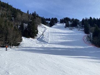 Sc&eacute;nique et tr&egrave;s bon en haut mais b&eacute;ton en bas.