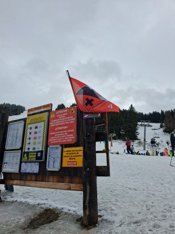 Tours sur l'eterlou, bien poudreux mais prudence 4/5 ⚠️