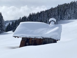 Rocheplane par le hameau du Clou; Enfin une &eacute;paisseur de neige qui fait r&ecirc;ver !