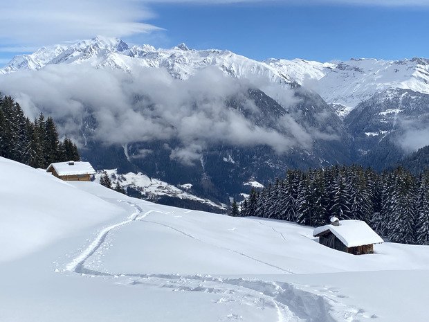 Rocheplane par le hameau du Clou; Enfin une &eacute;paisseur de neige qui fait r&ecirc;ver !