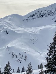 Rocheplane par le hameau du Clou; Enfin une &eacute;paisseur de neige qui fait r&ecirc;ver !