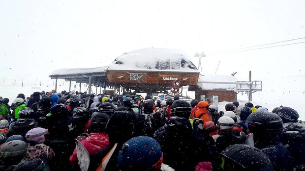 Neige fra&icirc;che en quantit&eacute;, et rafales, &ccedil;a ride !