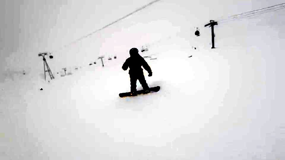 Neige fra&icirc;che en quantit&eacute;, et rafales, &ccedil;a ride !