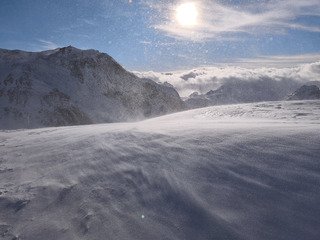 On retrouve de la hauteur et du soleil