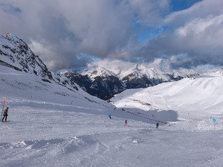 On retrouve de la hauteur et du soleil