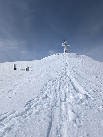 Reculet en T-shirt et en split.