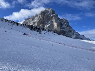 Neige bien humide et quelques nuages 