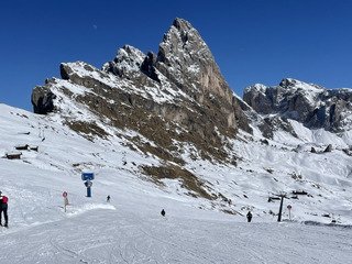 Soleil, neige dure et soupe