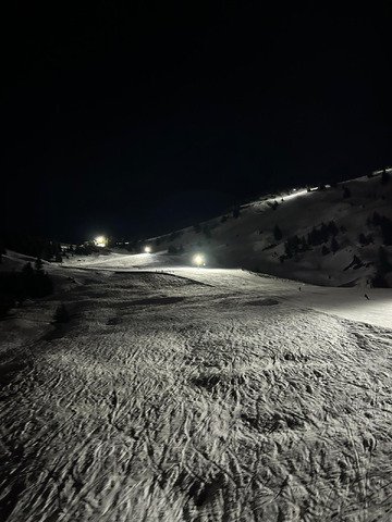 Nocturne sur grattons et neige dure