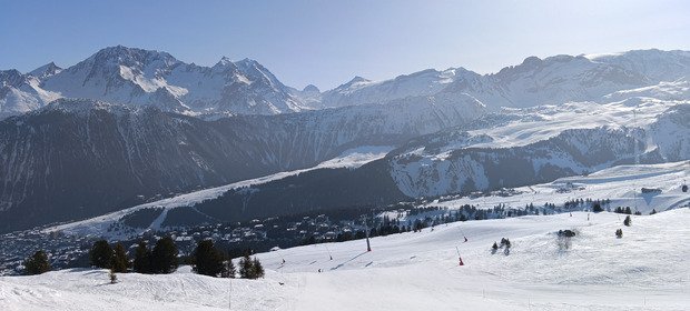 De la neige globalement bien dure et froide