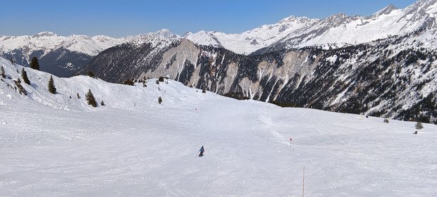 De la neige globalement bien dure et froide