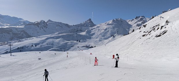 De la neige globalement bien dure et froide