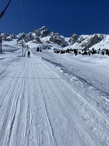 Neige (trop) dure malgr&eacute; un beau soleil