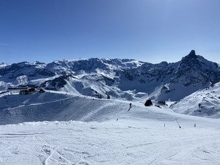 Neige (trop) dure malgr&eacute; un beau soleil