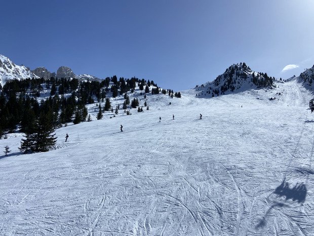 Neige (trop) dure malgr&eacute; un beau soleil