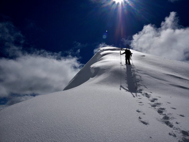 Couloir(s), moquette et poudre :)