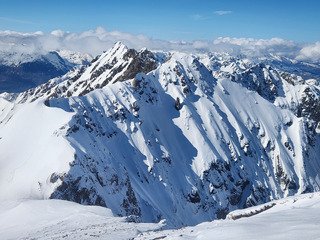 Couloir(s), moquette et poudre :)